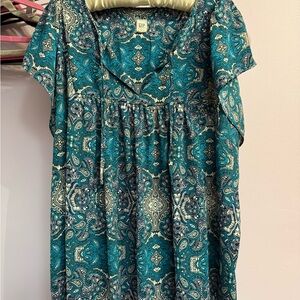 GAP Turquoise Paisley V-Neck top